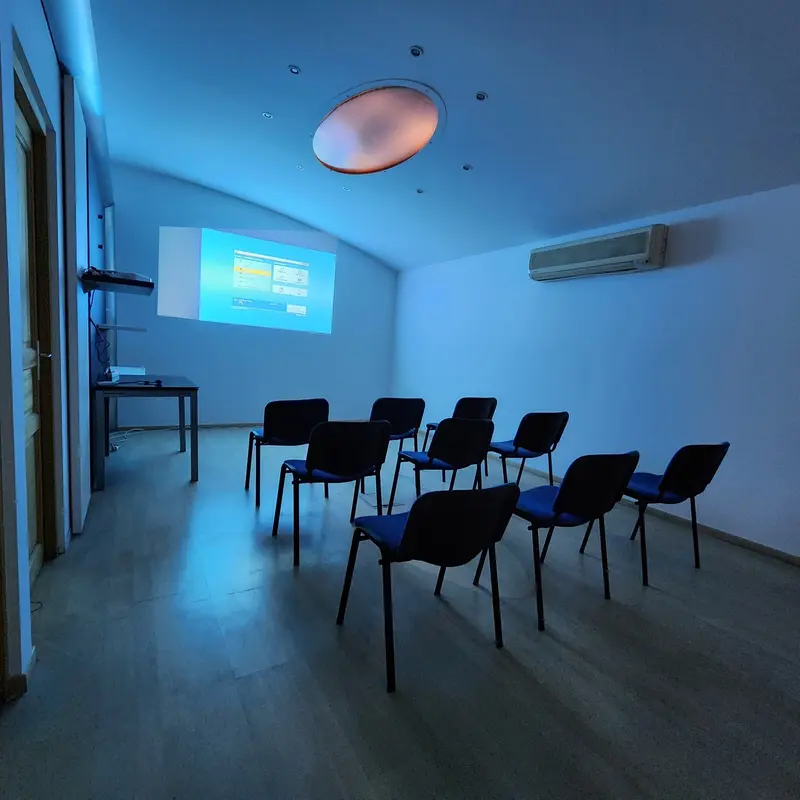 Salle de formation, au Village Canin